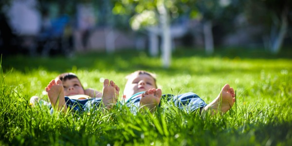 children-laying-on-grass-family-picnic-in-spring-park.jpg_s=1024x1024&w=is&k=20&c=PpeKvt-x038Ng-xHRUJsI2jHx8lk-rO8OjuwHssk9ag=