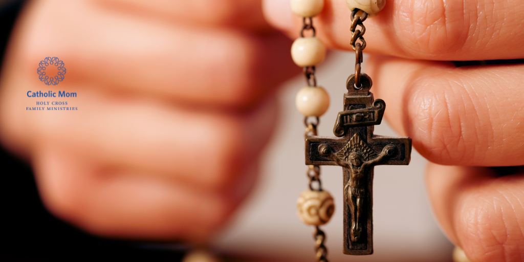 13 Ways a Busy Mom Can Pray the Rosary