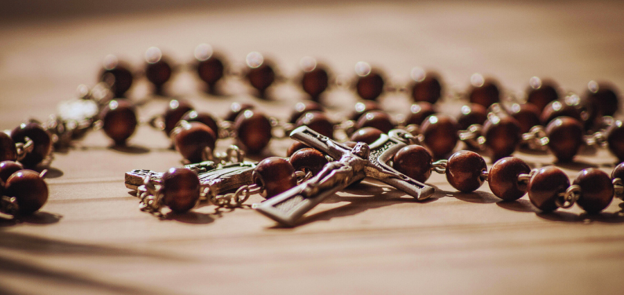 Family Rosary with Images: The Sorrowful Mysteries