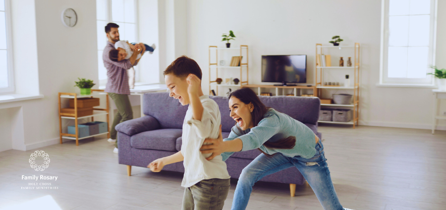 Simple Ways to Pray the Rosary with Kids (and Actually Enjoy It)